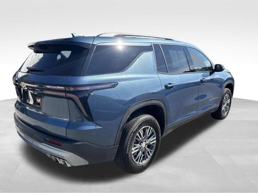 Lakeshore Blue Metallic 2026 Chevrolet Traverse LT