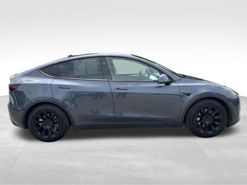 Midnight Silver Metallic 2023 Tesla Model Y Long Range