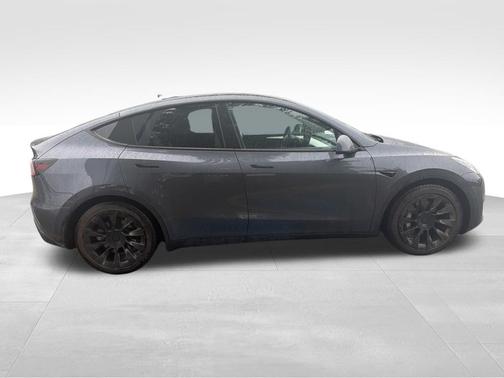 Midnight Silver Metallic 2023 Tesla Model Y Long Range