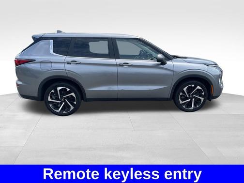 2023 Mitsubishi Outlander SE