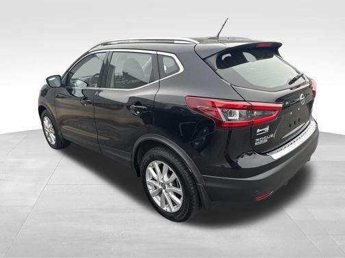 2022 Nissan Rogue Sport SV