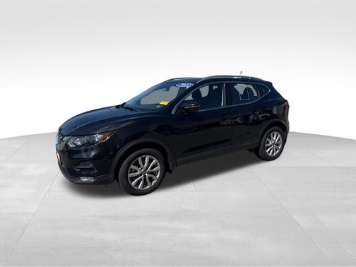 2022 Nissan Rogue Sport SV