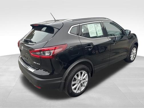 2022 Nissan Rogue Sport SV