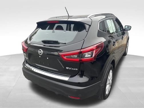 2022 Nissan Rogue Sport SV