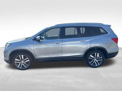 Silver 2017 Honda Pilot Touring