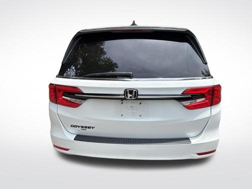 White 2022 Honda Odyssey EX-L
