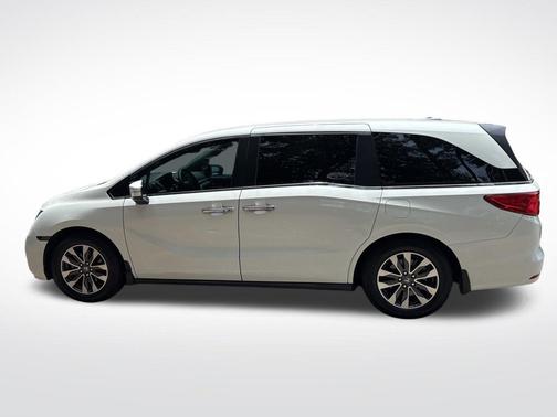 White 2022 Honda Odyssey EX-L