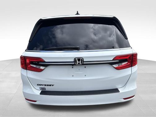 White 2022 Honda Odyssey EX-L