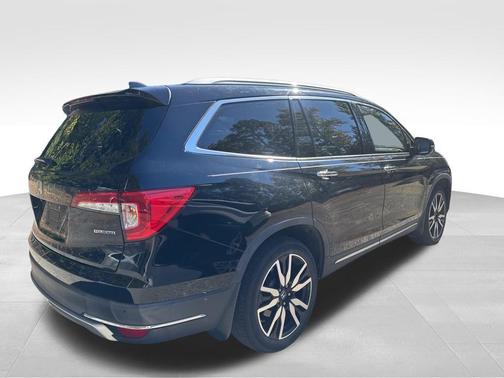 2021 Honda Pilot Touring 7-Passenger