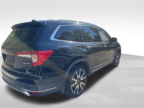 2021 Honda Pilot Touring 7-Passenger