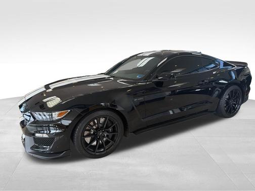 2017 Ford Shelby GT350 Base