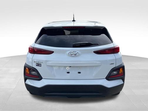 Chalk White 2021 Hyundai KONA SE