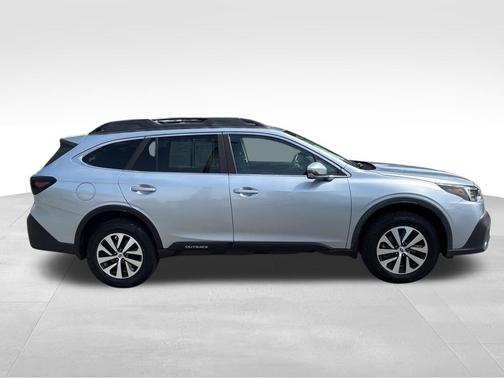 Ice Silver Metallic 2021 Subaru Outback Premium