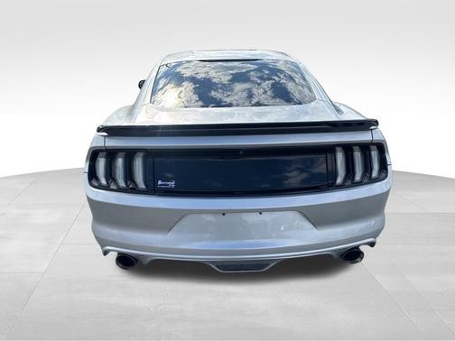 2017 Ford Mustang V6
