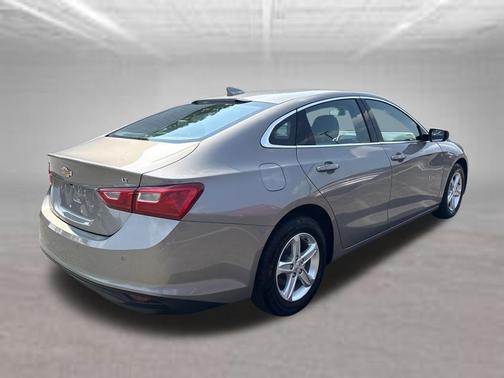 Mineral Gray Metallic 2024 Chevrolet Malibu LT