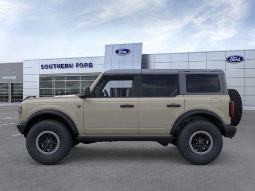 Desert Sand 2026 Ford Bronco Badlands