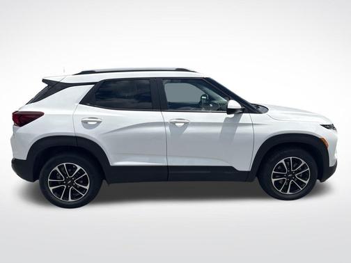 Summit White 2024 Chevrolet Trailblazer LT