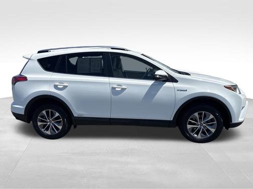 Super White 2018 Toyota RAV4 Hybrid XLE