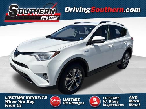 Super White 2018 Toyota RAV4 Hybrid XLE