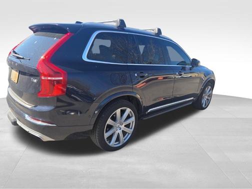 Magic Blue Metallic 2017 Volvo XC90 T6 Inscription