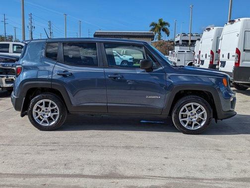 2023 Jeep Renegade Latitude