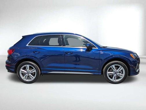2022 Audi Q3 45 S line Premium