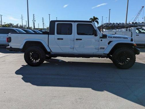 2024 Jeep Gladiator Sport