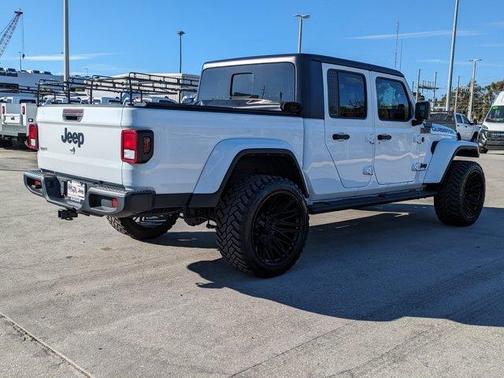 2024 Jeep Gladiator Sport
