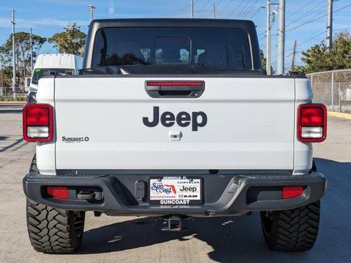 2024 Jeep Gladiator Sport