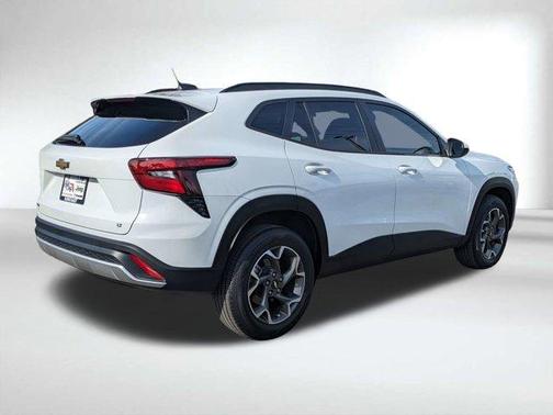 White 2024 Chevrolet Trax LT