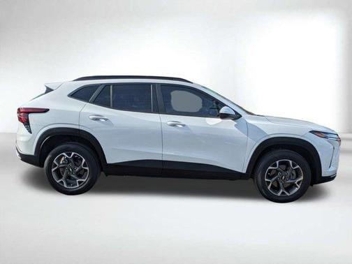 White 2024 Chevrolet Trax LT