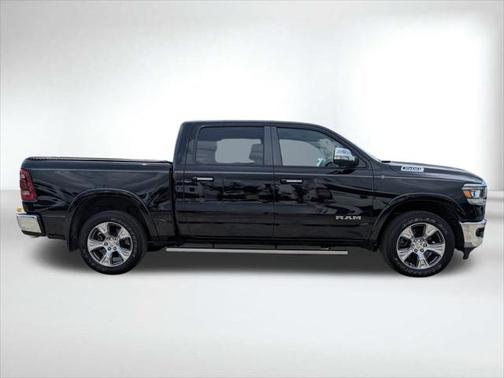 2021 RAM 1500 Laramie Crew Cab 4x2 57' Box
