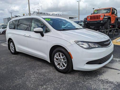 2018 Chrysler Pacifica LX
