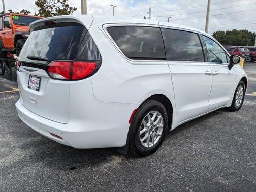 2018 Chrysler Pacifica LX