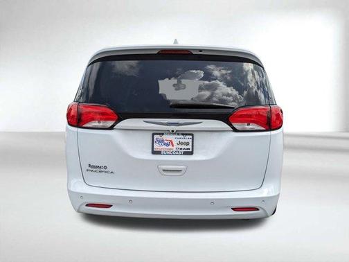 2018 Chrysler Pacifica LX
