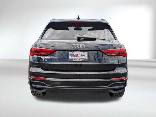2024 Audi Q3 45 S line Premium