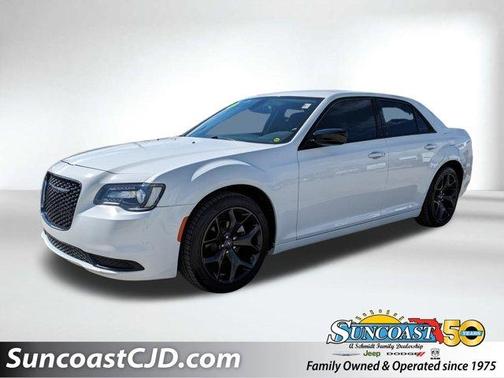 2022 Chrysler 300 Touring