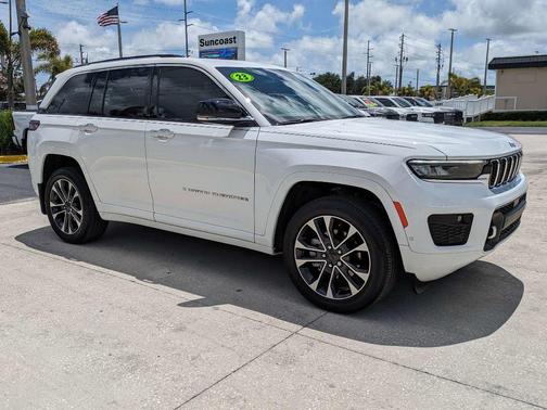White 2023 Jeep Grand Cherokee Overland