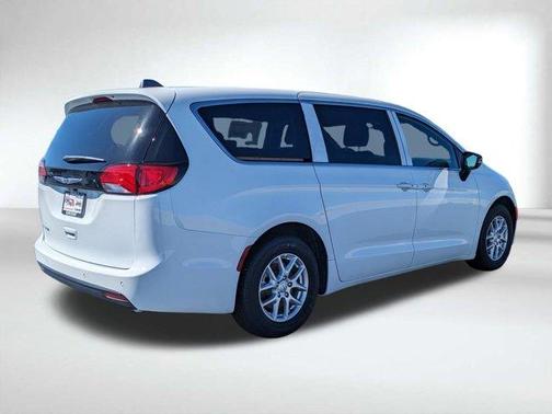 2026 Chrysler Voyager LX