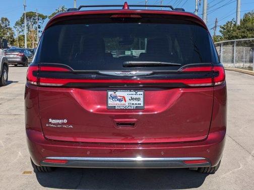 2022 Chrysler Pacifica Touring-L