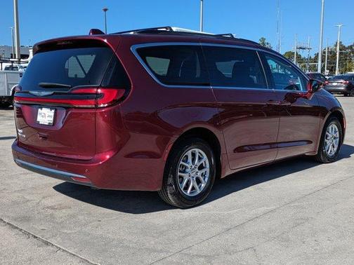 2022 Chrysler Pacifica Touring-L