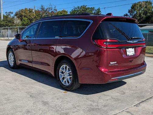 2022 Chrysler Pacifica Touring-L