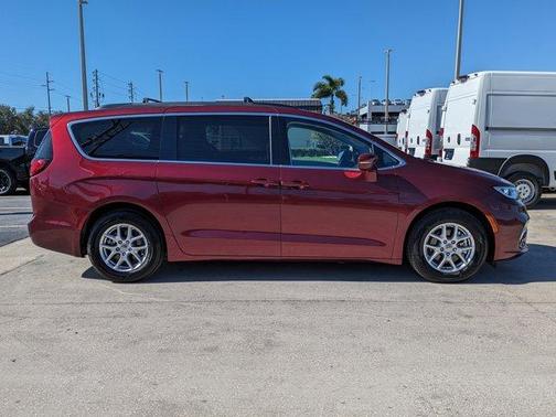 2022 Chrysler Pacifica Touring-L
