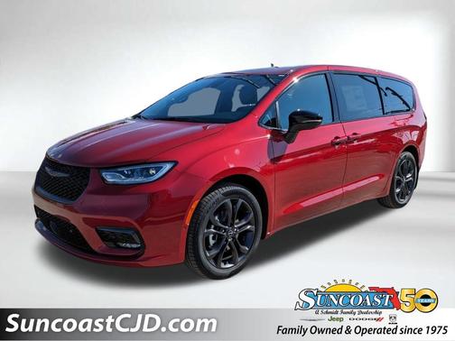 2026 Chrysler Pacifica Select