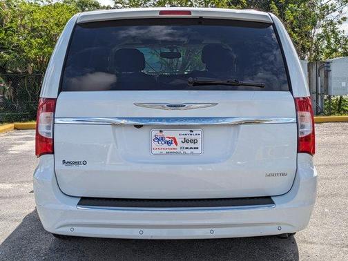 2015 Chrysler Town & Country Limited Platinum