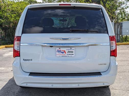 2015 Chrysler Town & Country Limited Platinum