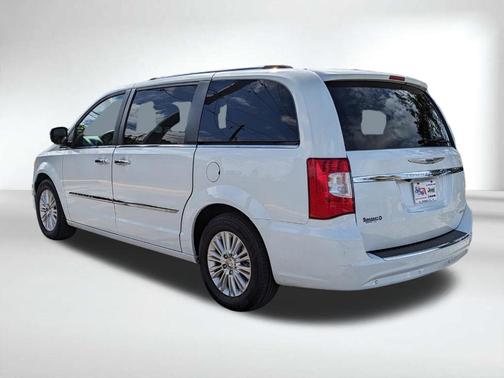 2015 Chrysler Town & Country Limited Platinum