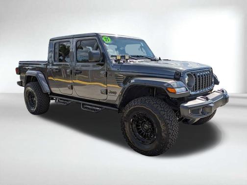 Gray 2025 Jeep Gladiator Sport