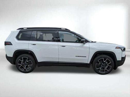 2026 Jeep Cherokee Overland