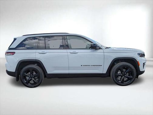 2023 Jeep Grand Cherokee Altitude 4x4